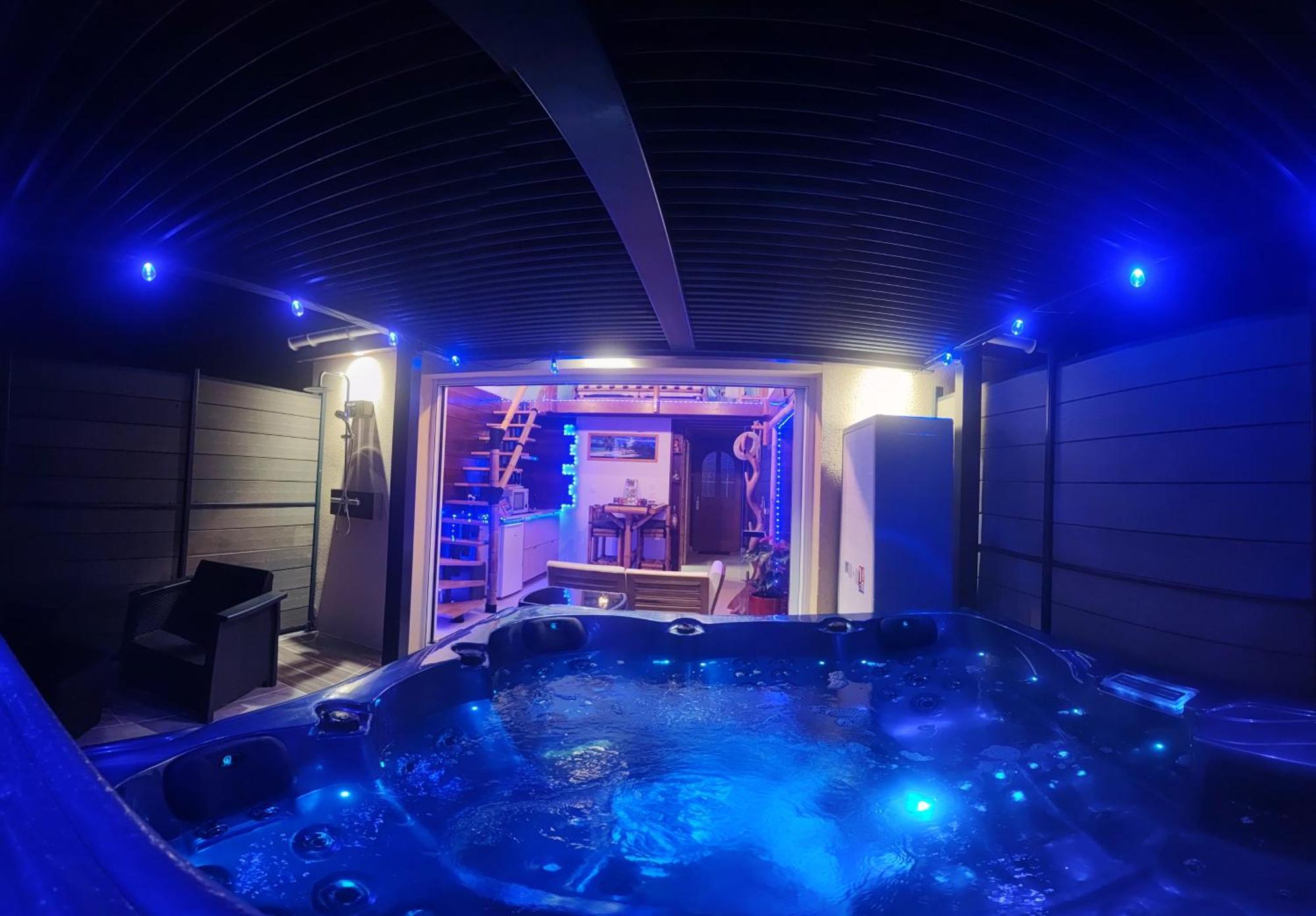 La Kaz Rhumantique Sauna And Spa Privatif La Rivière-Saint-Sauveur Exterior foto